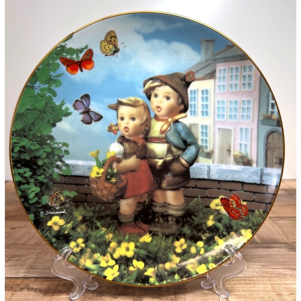 M.I. Hummel "Surprise" Collectible Plate From Little Companions Series